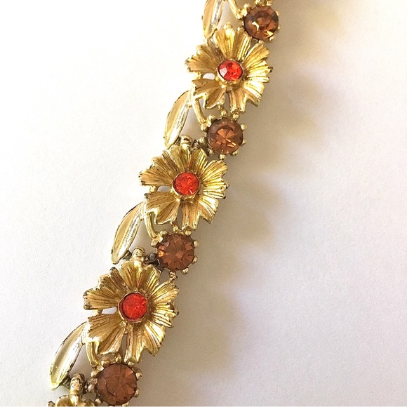 VTG 🌼 Golden Curated Trio jewelry set - Picture 8 of 16